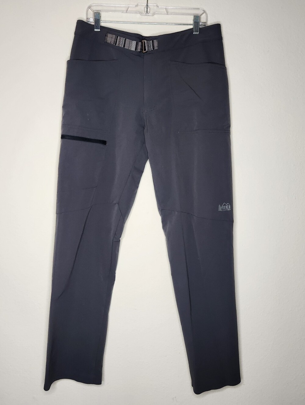 REI Mens 34x32 Gray Outdoor Pants Semi Fitted Belted Softshell Trailmade Cargo